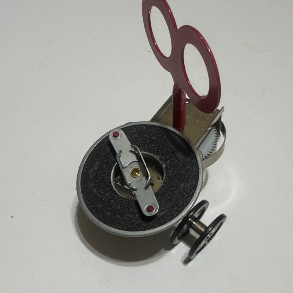 Kikkerland Sparkz Wind-Up Toy - Silver - Picture 5 of 5
